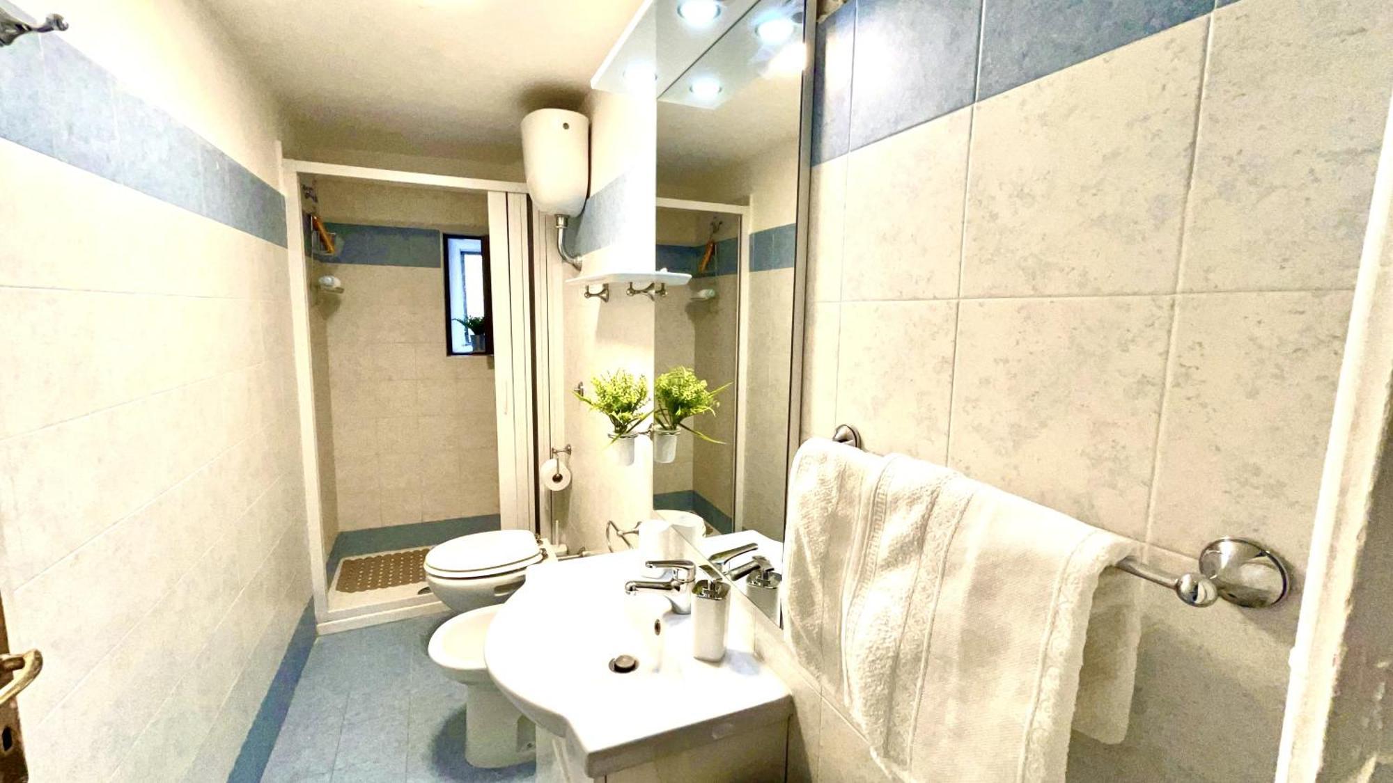 La Casa Di Marilyn Apartment Napoli Bagian luar foto