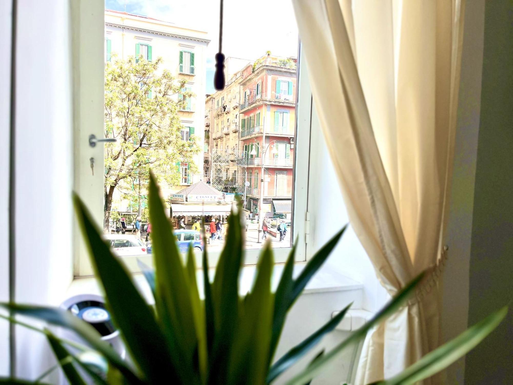 La Casa Di Marilyn Apartment Napoli Bagian luar foto